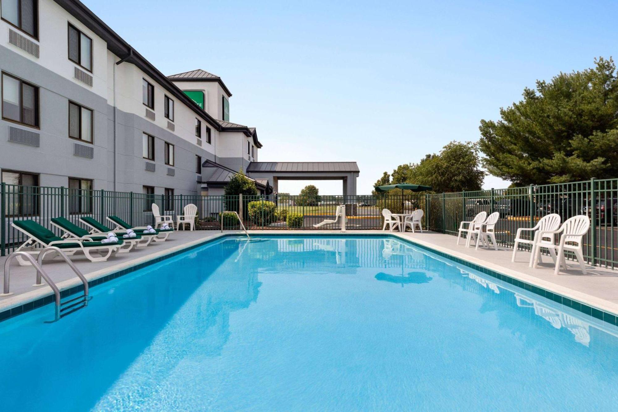 Wingate By Wyndham Salisbury Hotel Luaran gambar
